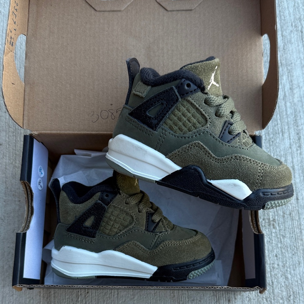 Jordan 4 Retro SE Craft - Medium Olive/Pale Vanilla